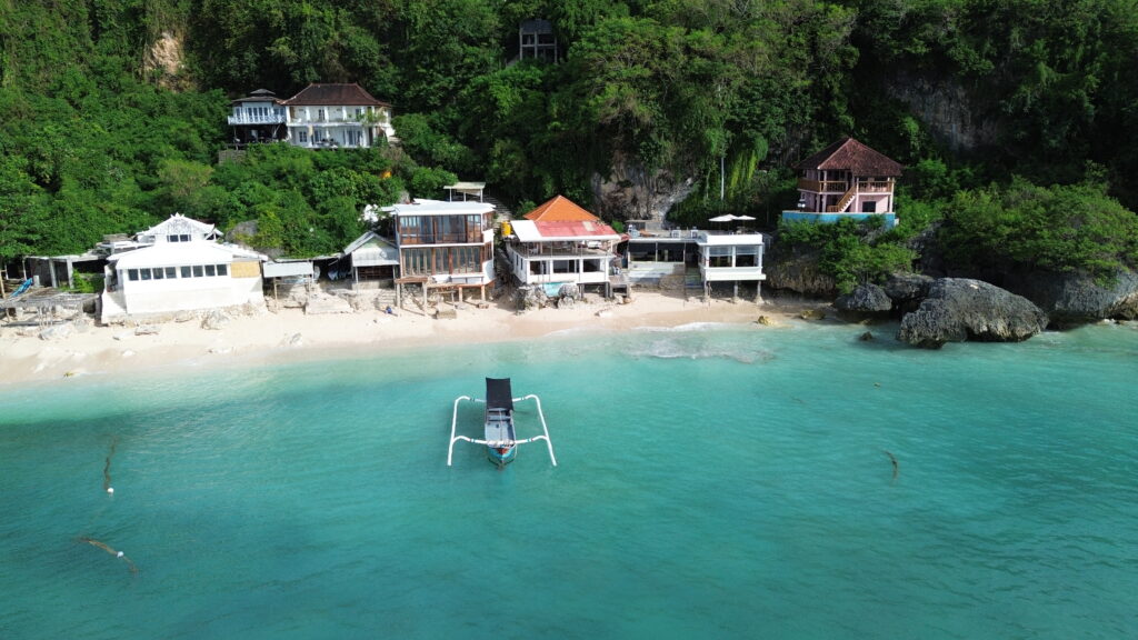 Thomas Beach, Bali
